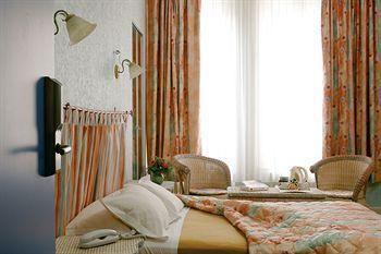 Hotel Mercure Grand Centre Cathédrale 4*